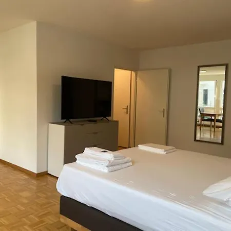 Practical And Cozy - Art 6 * Zürich